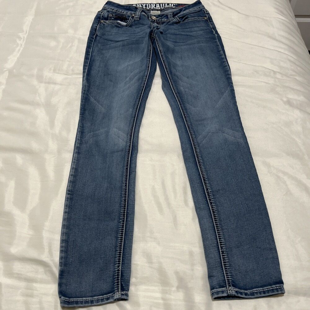 Hydraulic Lola Curvy Denim Blue Jeans 5/6 Embellished Pockets Straight